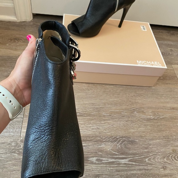 Michael Kors Heels - Picture 5 of 8